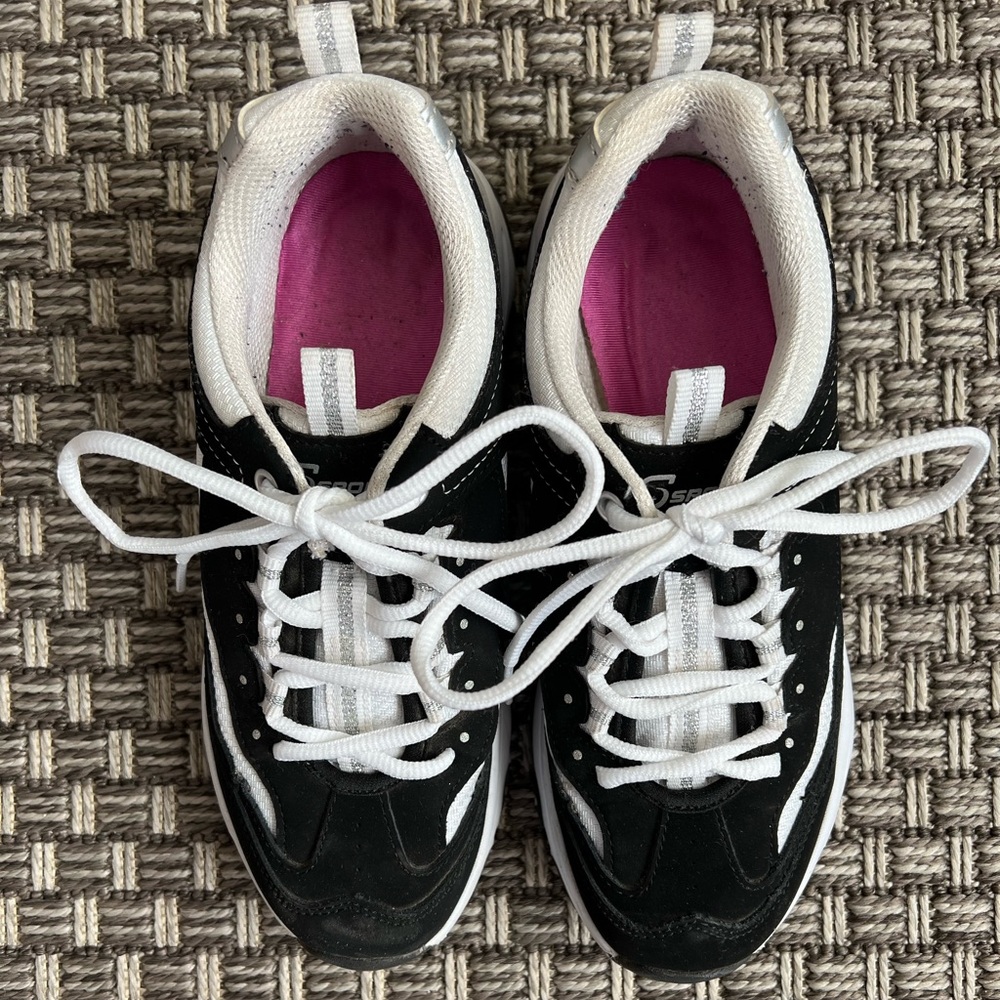 Skechers Sports.